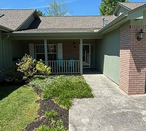 4th image of 2020 Locarno Dr