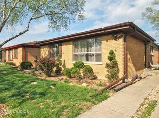 9311 Lawler Ave, Skokie, IL 60077