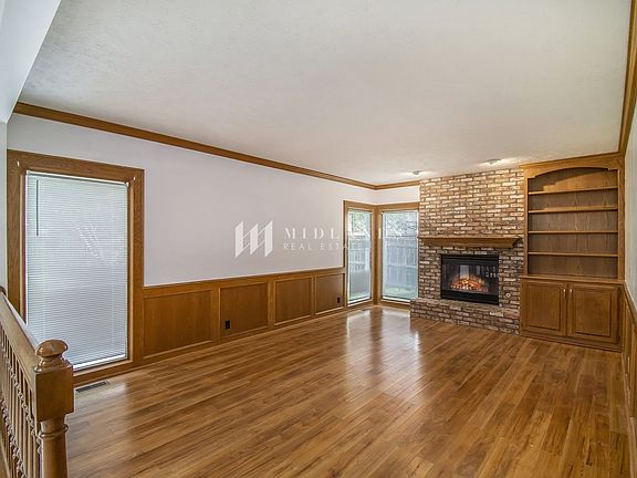 5th image of 504 Oakwood Dr