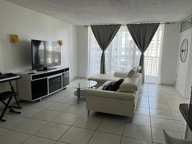 18061 Biscayne Blvd #1902 — Photo 7