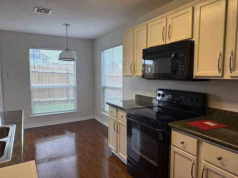 4039 Southern Trace Dr — Photo 23