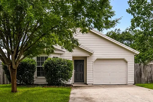 2041 Hunters Trace Cir Photo 1