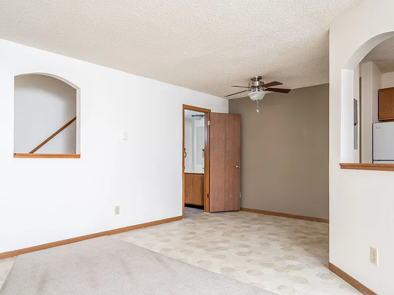 Woodcrest Townhomes — Photo 9