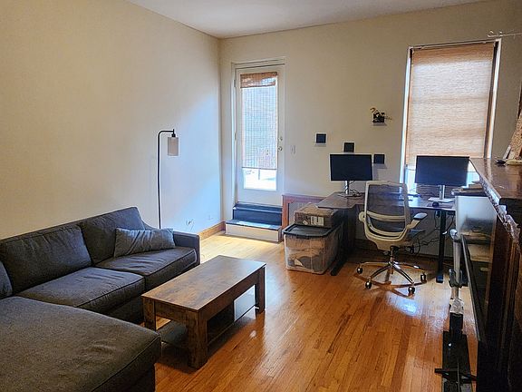 3rd image of 8 W 75th St APT 4B