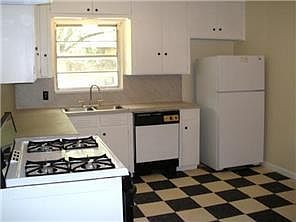 4th image of 501 Wilmes Dr