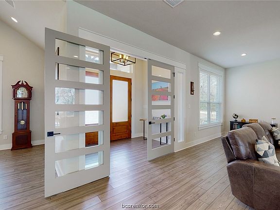 3rd image of 9341 Kensington Ct