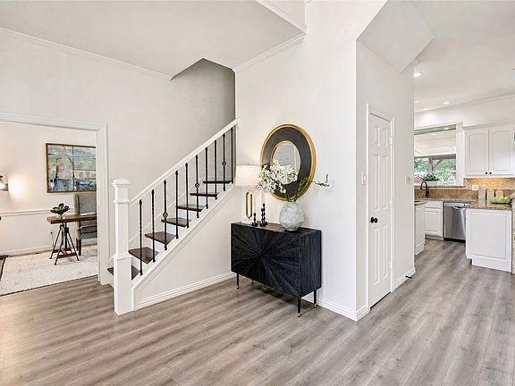 5th image of 948 Tealwood Dr