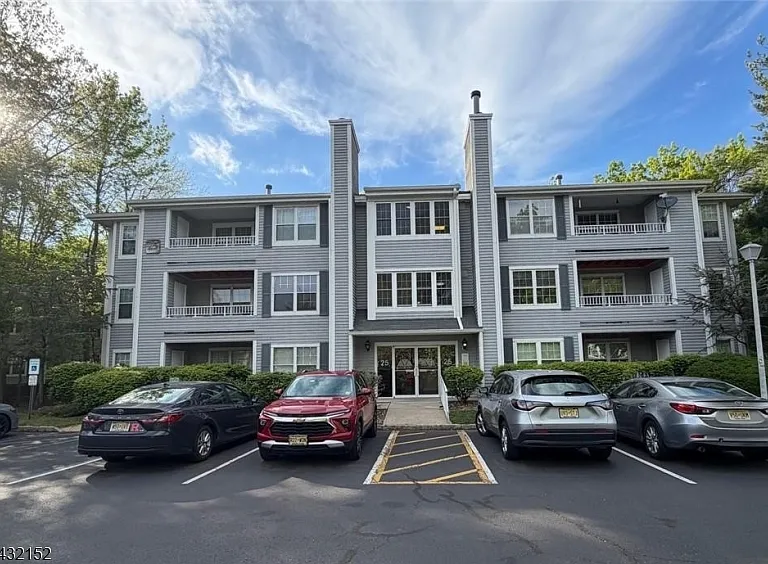 2509 Candlelight Ct — Photo 2