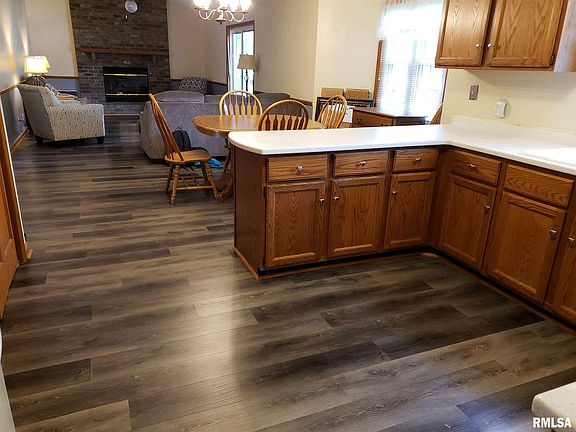 3rd image of 6416 N Suffolk Dr