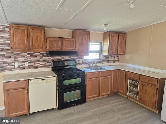 4th image of 253 Birchwood Est