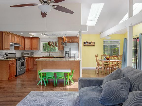 4th image of 129 Las Colinas Dr