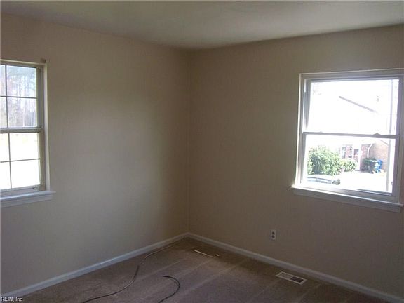 3rd image of 3253 Redgrove Ct