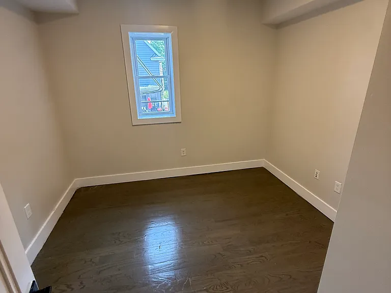 535 Hawthorne Ave #203C — Photo 2