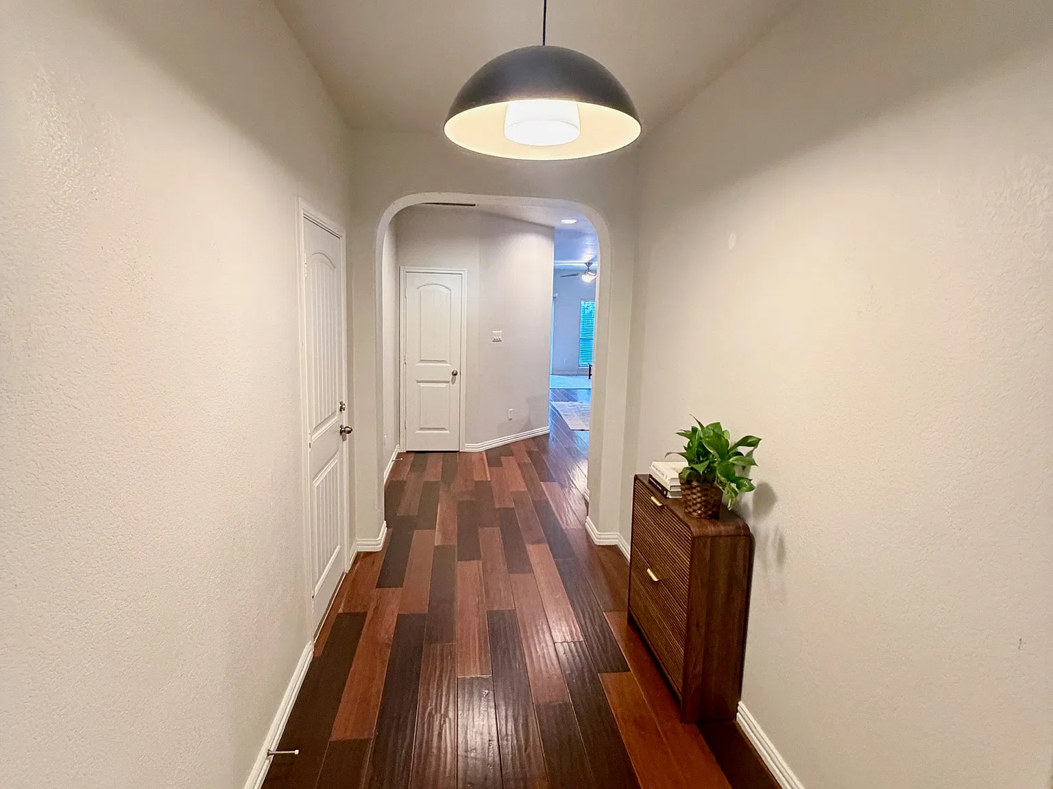 3 bed, 1431 sqft, $2,650 — Photo 2
