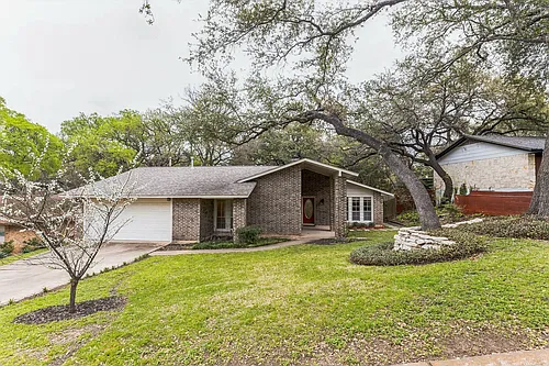 2203 Farnswood Cir Photo 1 2203 Farnswood Cir Photo 1