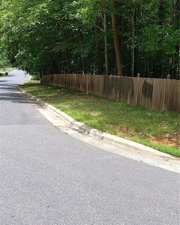 2nd image of 3601 Primrose Ave