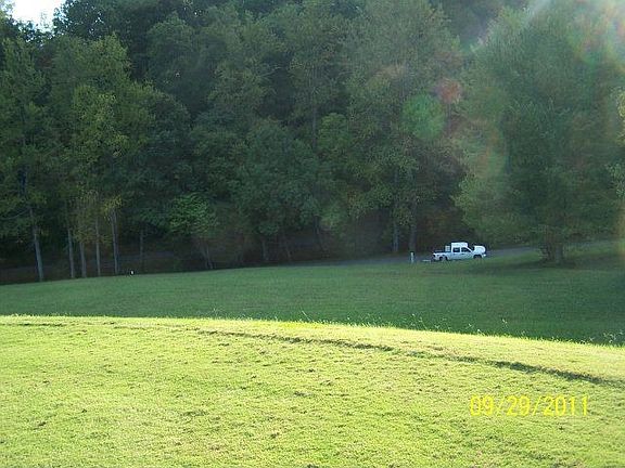 5th image of 105 Mountain Harbour Dr