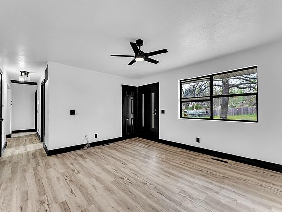 5th image of 110 S Basswood Avenue