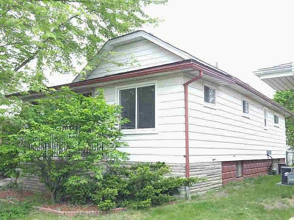 2nd image of 880 7th St