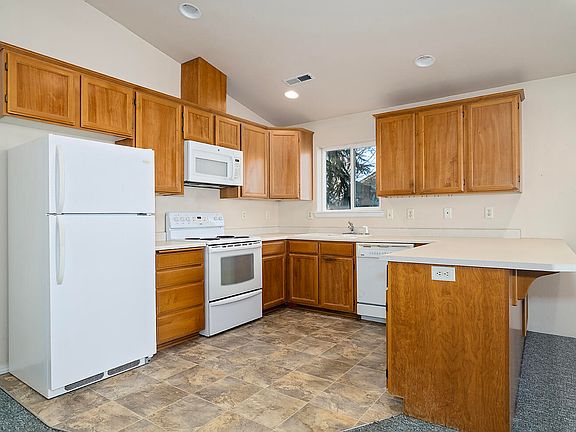 5th image of 2524 Parkwood Village Ln