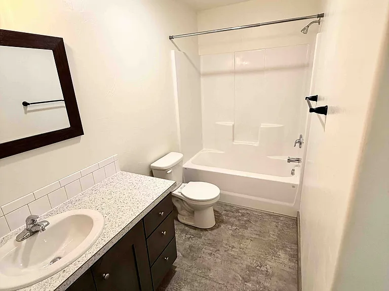 1040 Enterprise Dr #3 — Photo 10