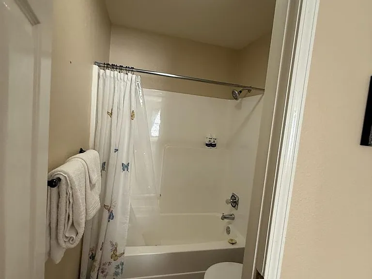 200 Golf View Dr #D-11 — Photo 2