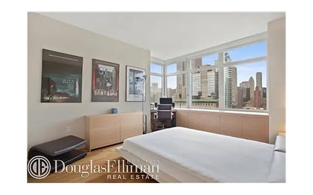 Rented by Douglas Elliman | media 20