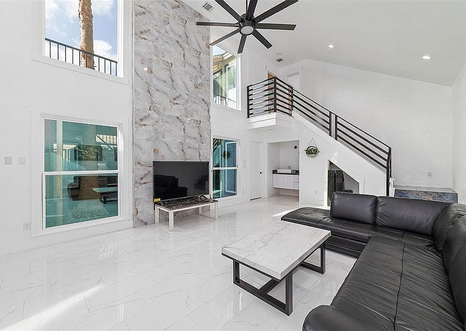 1st image of 15214 La Mancha Dr