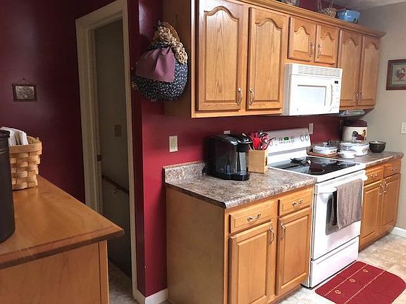 2nd image of 206 Caroline Ave