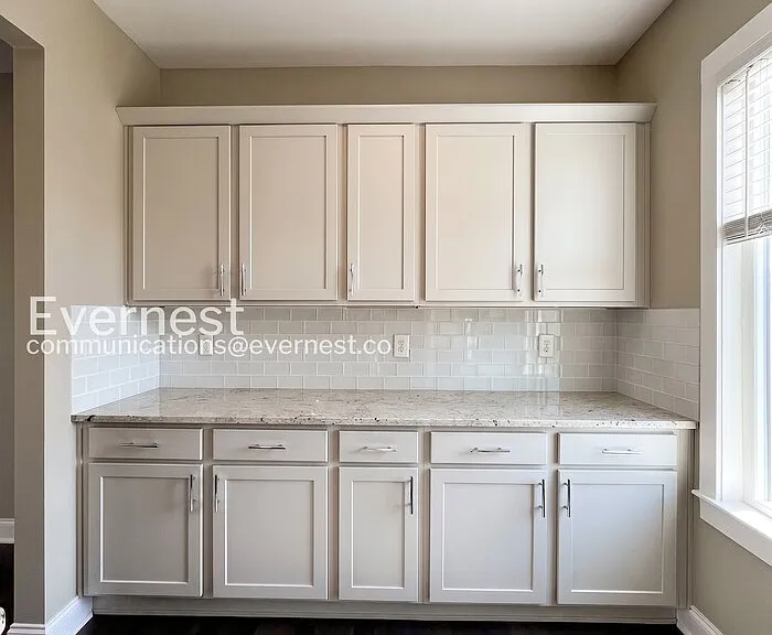 1302A Montgomery Ave — Photo 6
