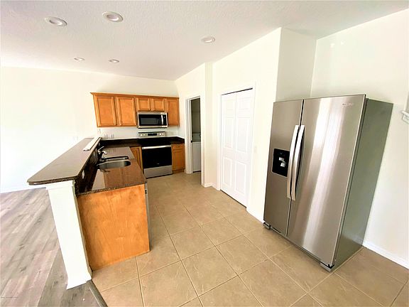 2nd image of 121 Majestic Bay Ave