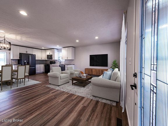 4th image of 24 Sherwood Ln