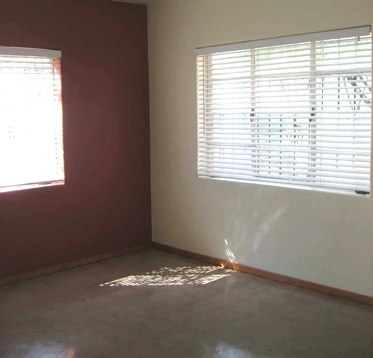31 S Grande Ave — Photo 3