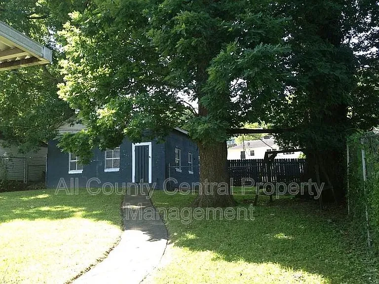 1319 31st St — Photo 7