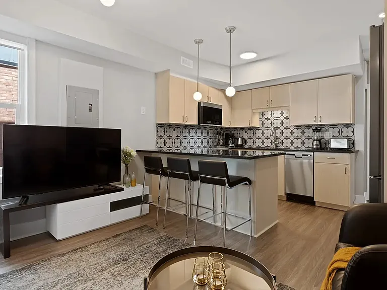 388 Chapel St #2 — Photo 2