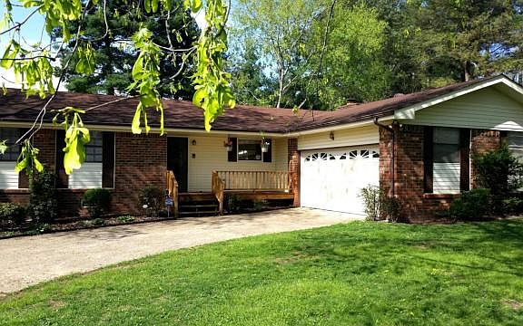 3rd image of 141 Grant Dr