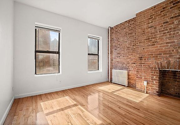 2nd image of 449 W 48th St APT 4W
