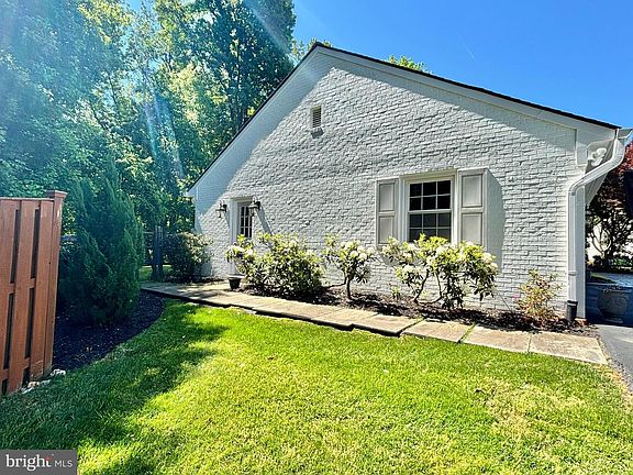 5th image of 8101 Buckspark Ln E