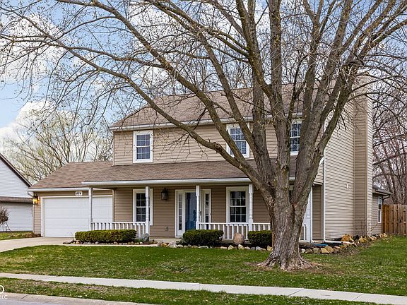 2nd image of 464 Hyannis Dr