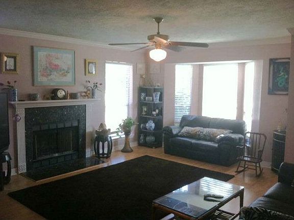 4th image of 113 Almond Dr