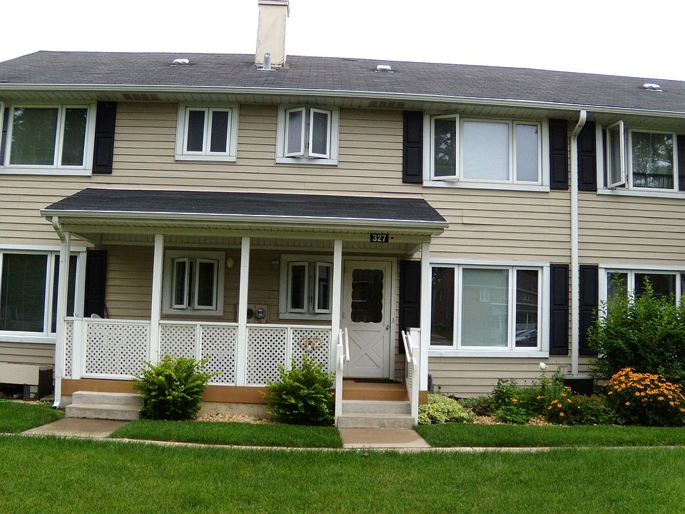 2nd image of 327 Fir St #327