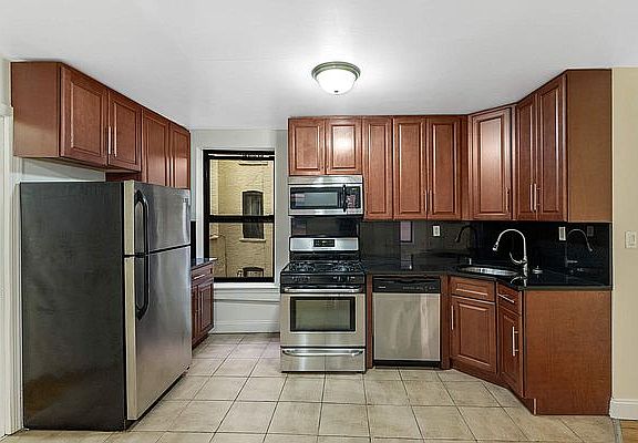 2nd image of 1636 Lexington Ave #A3