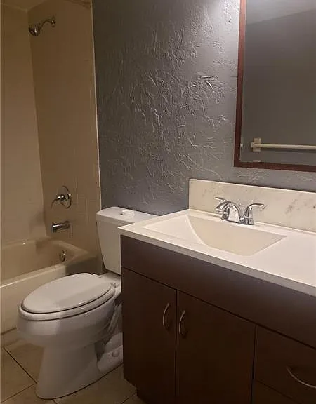109 Lake Emerald Dr #107 — Photo 1