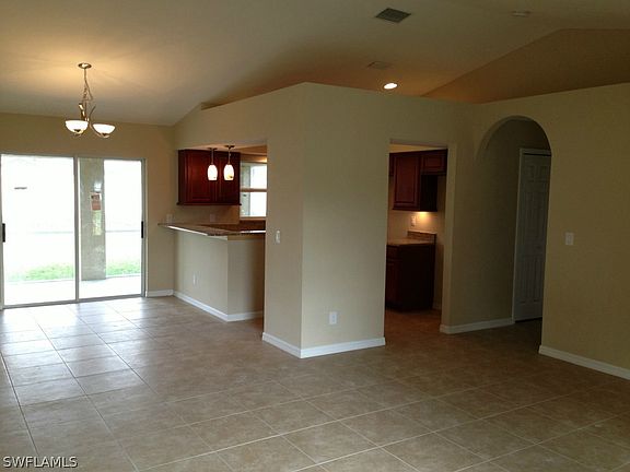 5th image of 133 SE 9th Terrace Cpe
