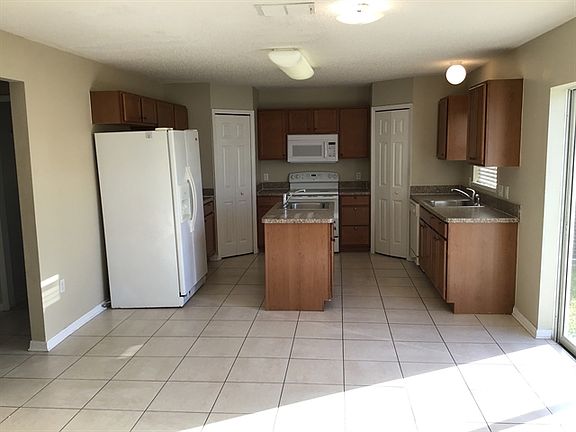 5th image of 2900 Ariel Ave