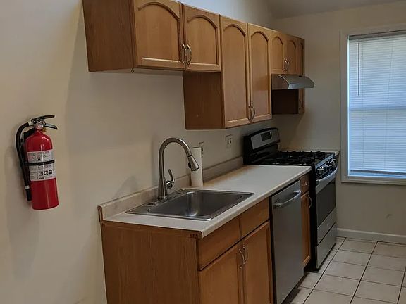 2nd image of 73 River Dr