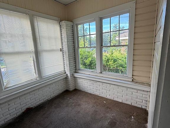 5th image of 2712 Avenue H