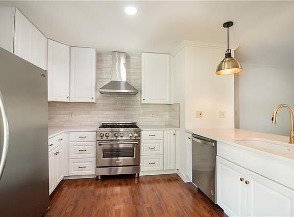 5th image of 6904 E 69th St