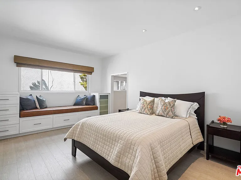18101 Coastline Dr — Photo 22