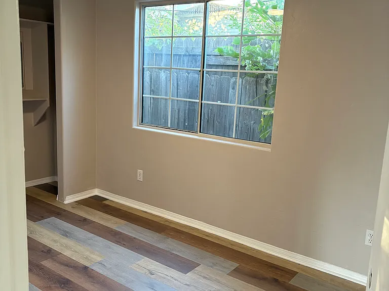 412 W B St #B — Photo 16